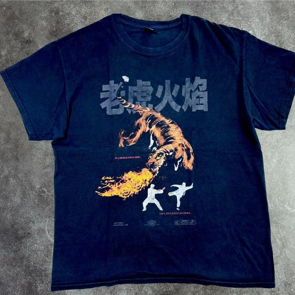 10 Deep Fearless Tiger Black Graphic Tee L